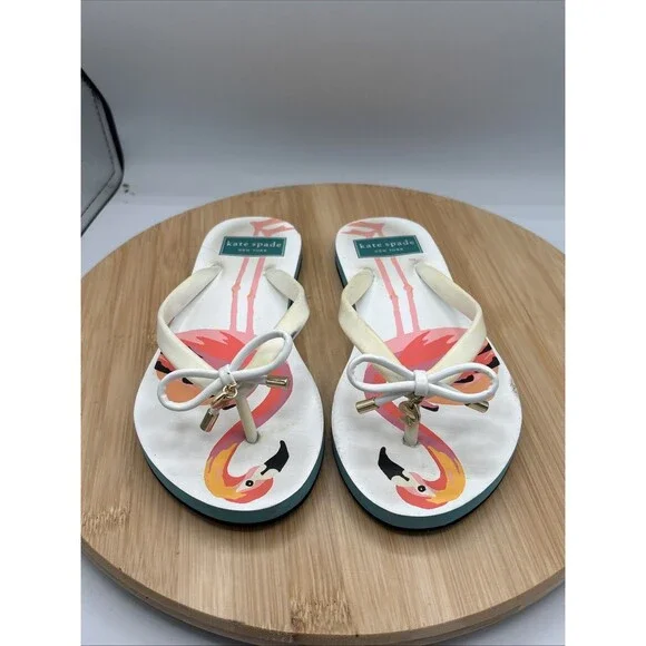 Kate Spade New York Flamingo Flip Flop Sandals Size 5 White Pink Bow Charm Beach - Picture 3 of 12
